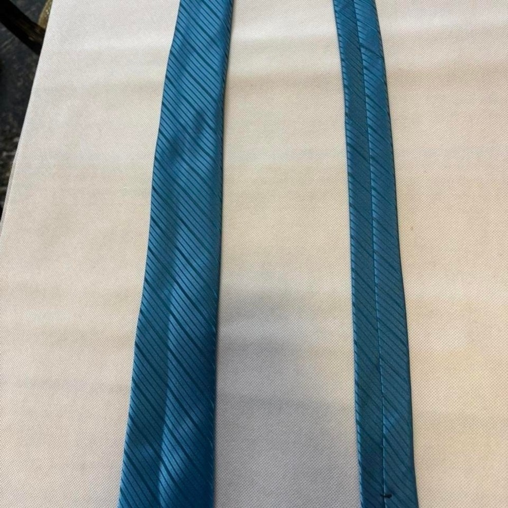 Blue Van Heusen tie #mensaccessories
